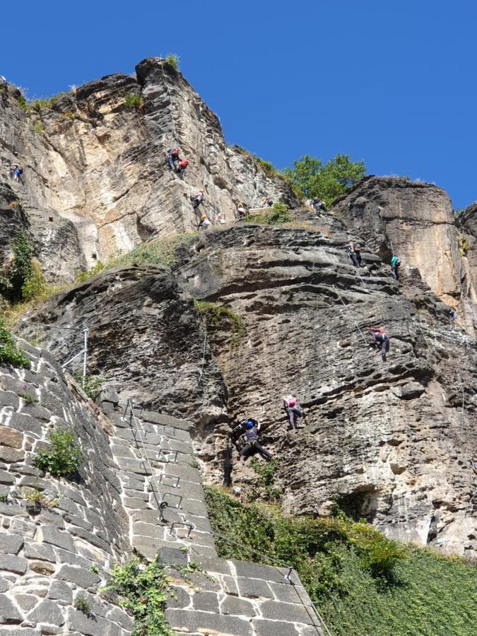 Penzion Via Ferrata เดชชิน ภายนอก รูปภาพ